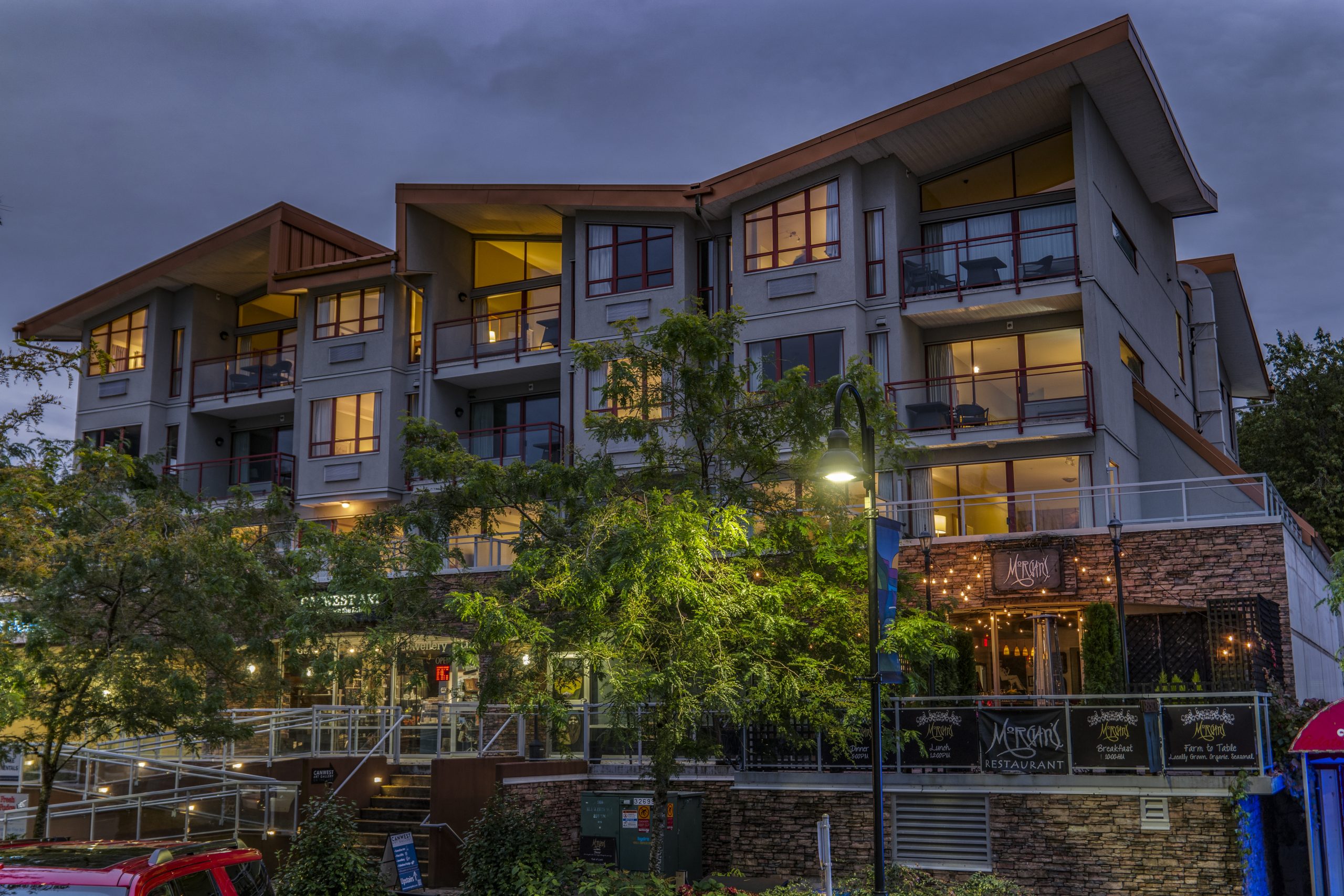 Dining at Morgan’s Bistro